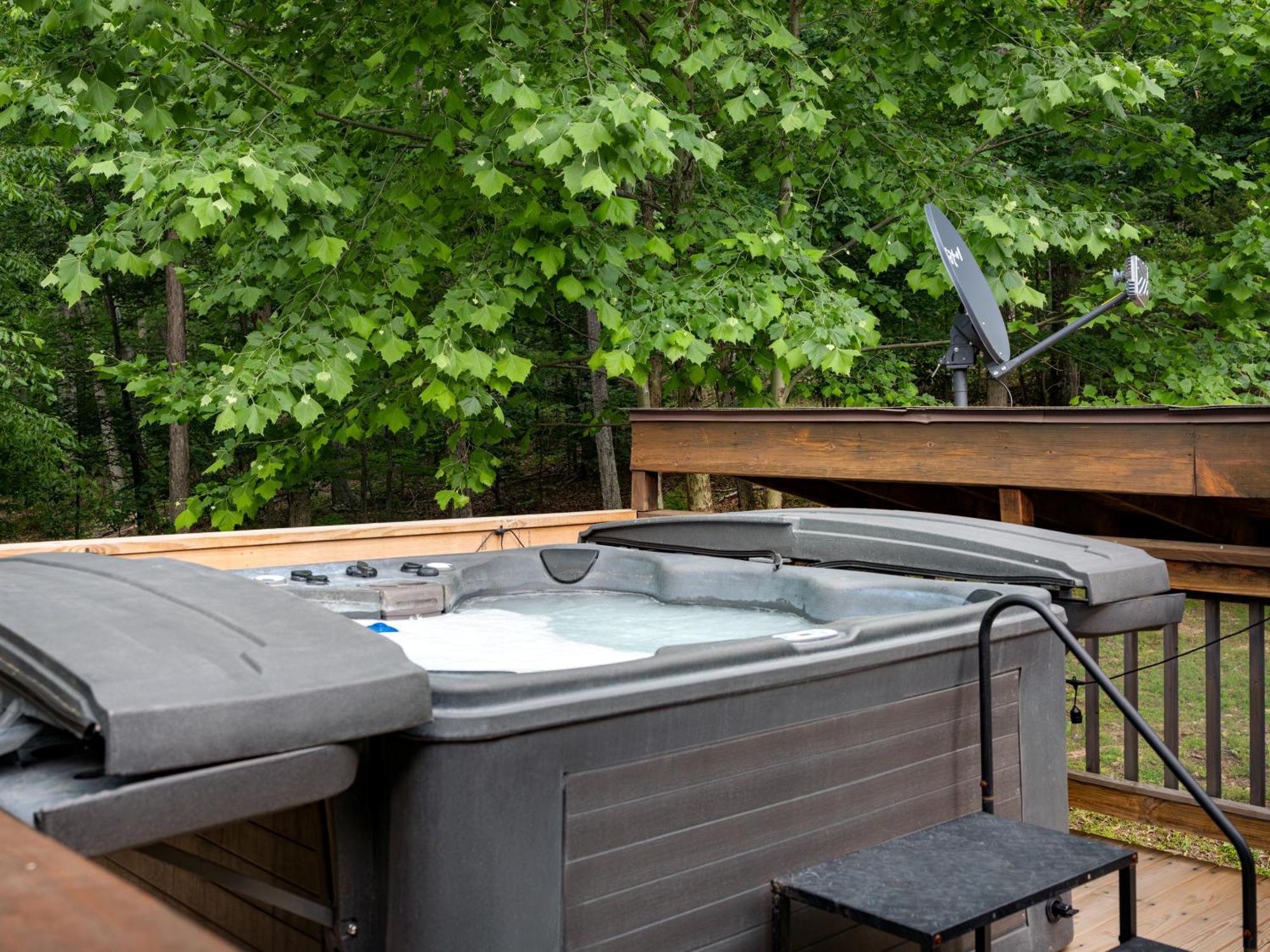 Shenandoah Dog Friendly Cabin With River Access, Hot Tub, Fire Pit, Bbq, Outdoor Dining Exterior photo