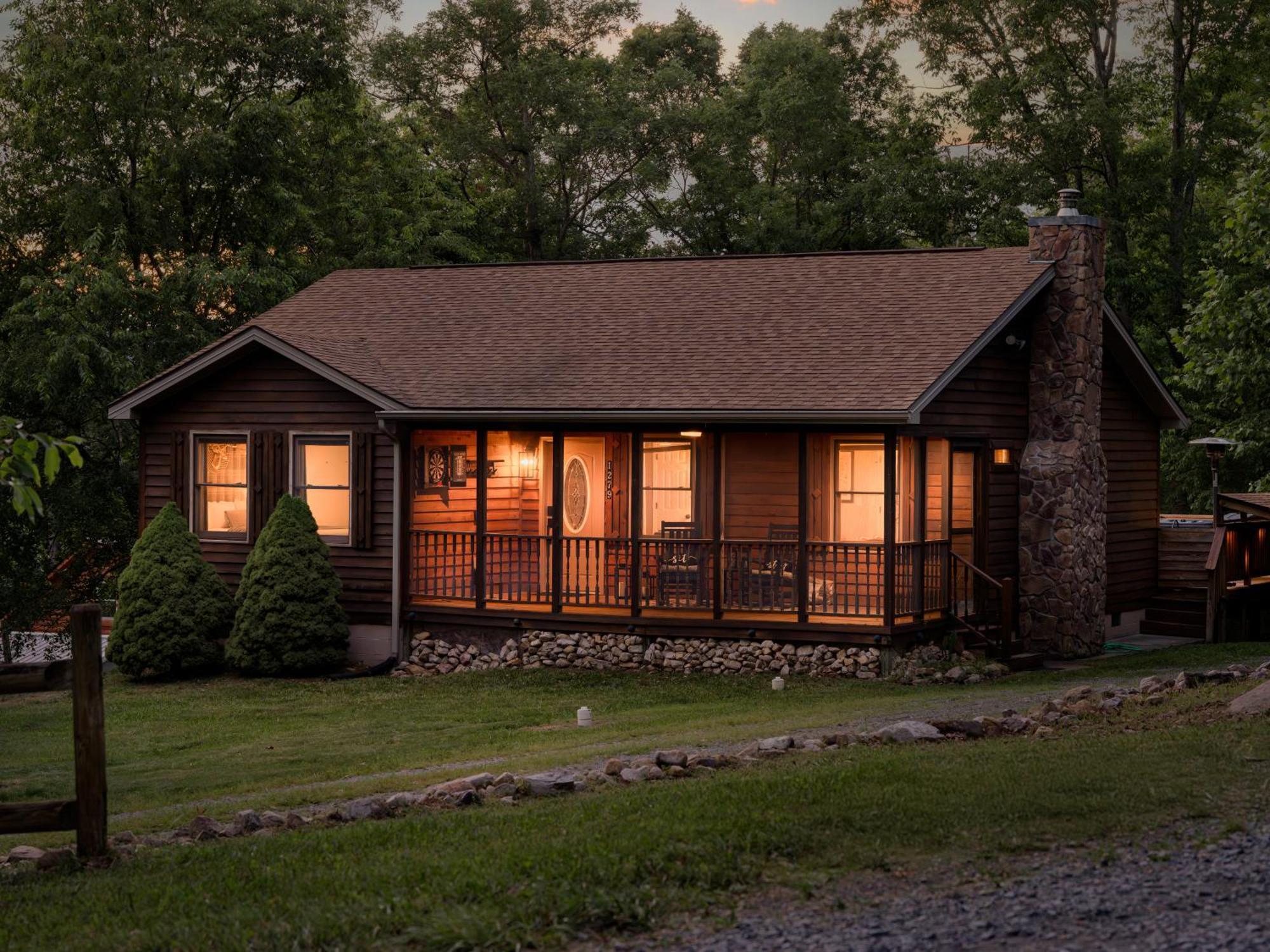 Shenandoah Dog Friendly Cabin With River Access, Hot Tub, Fire Pit, Bbq, Outdoor Dining Exterior photo
